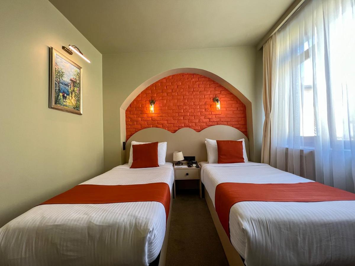 By Kinyas Hotel Istanbul Exterior photo